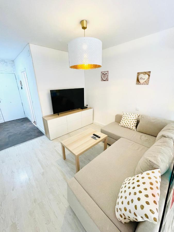 Bonito Apartamento Junto A Playa Centro ฟูเอนฮิโรลา ภายนอก รูปภาพ