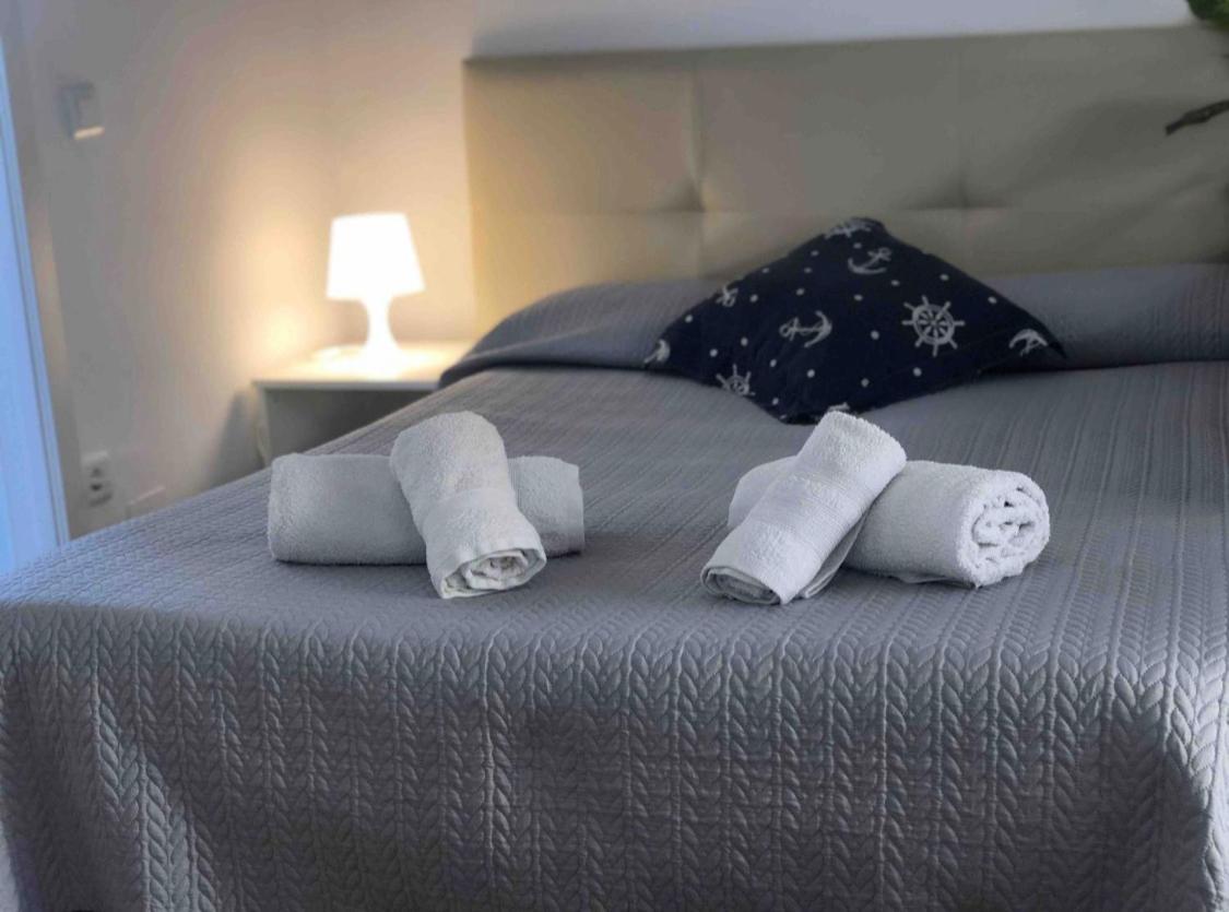 Bonito Apartamento Junto A Playa Centro ฟูเอนฮิโรลา ภายนอก รูปภาพ